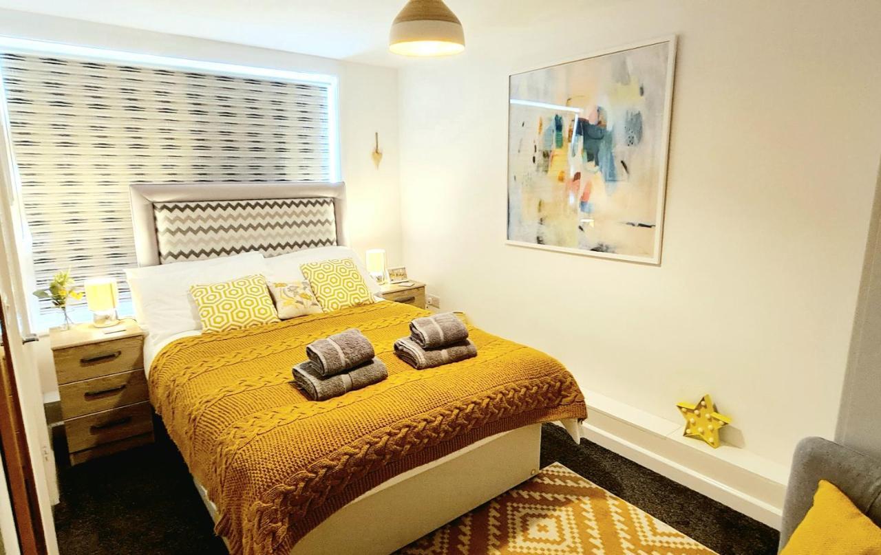 Sea Breeze, 2 Bdr With En-suites, Private Parking, Internet- Sleeps 4 Ppl Апартаменты